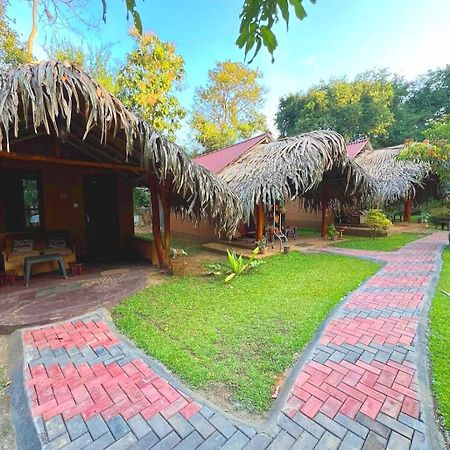 Hasthi Safari Cottage Udawalawe Exterior foto