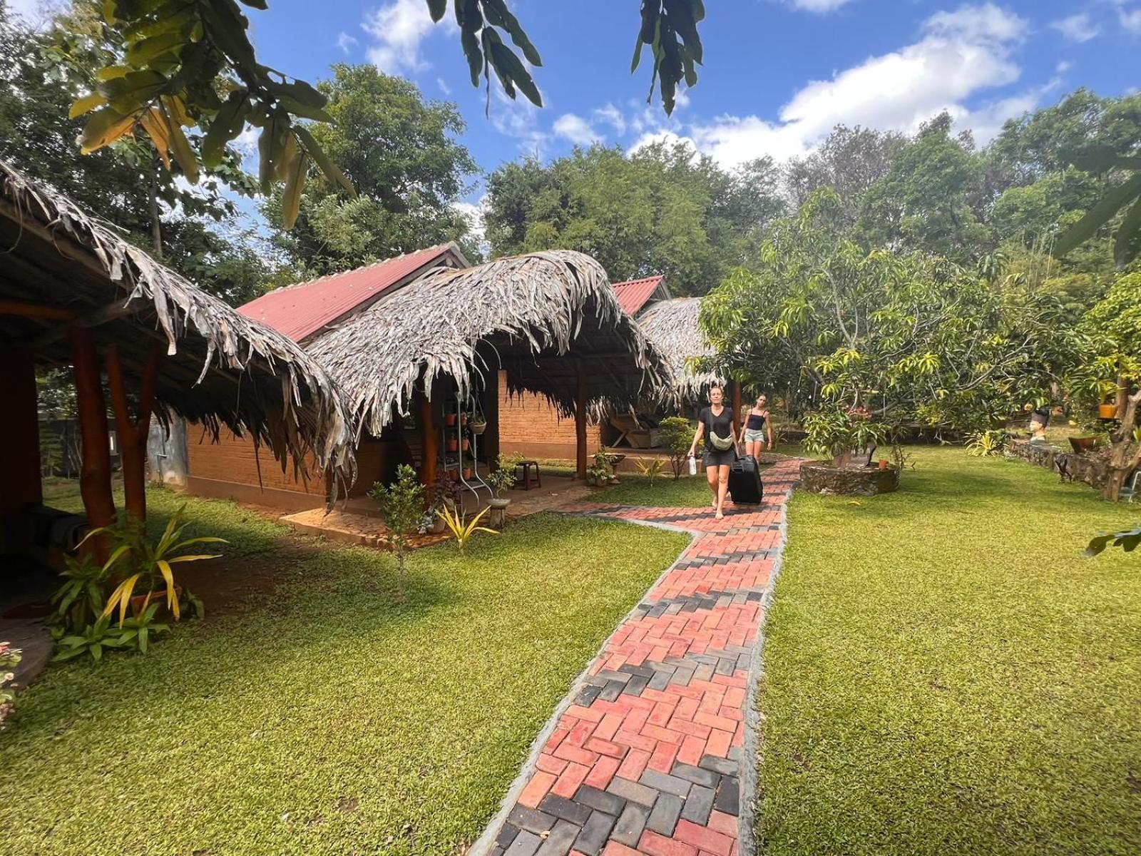 Hasthi Safari Cottage Udawalawe Exterior foto